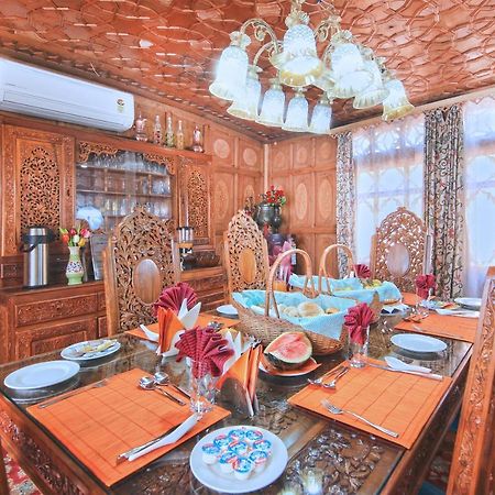 Готель Kolu Group Of Houseboats Срінагар Екстер'єр фото