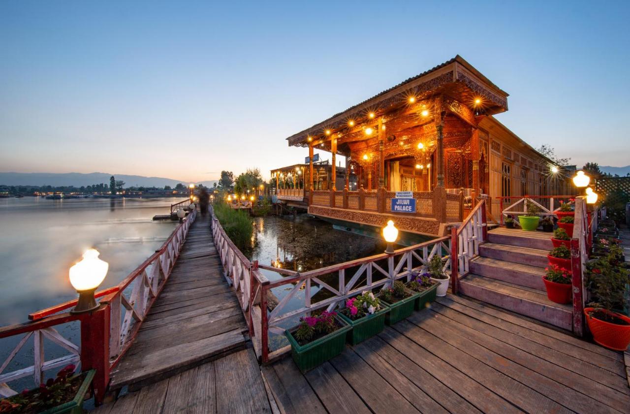 Готель Kolu Group Of Houseboats Срінагар Екстер'єр фото